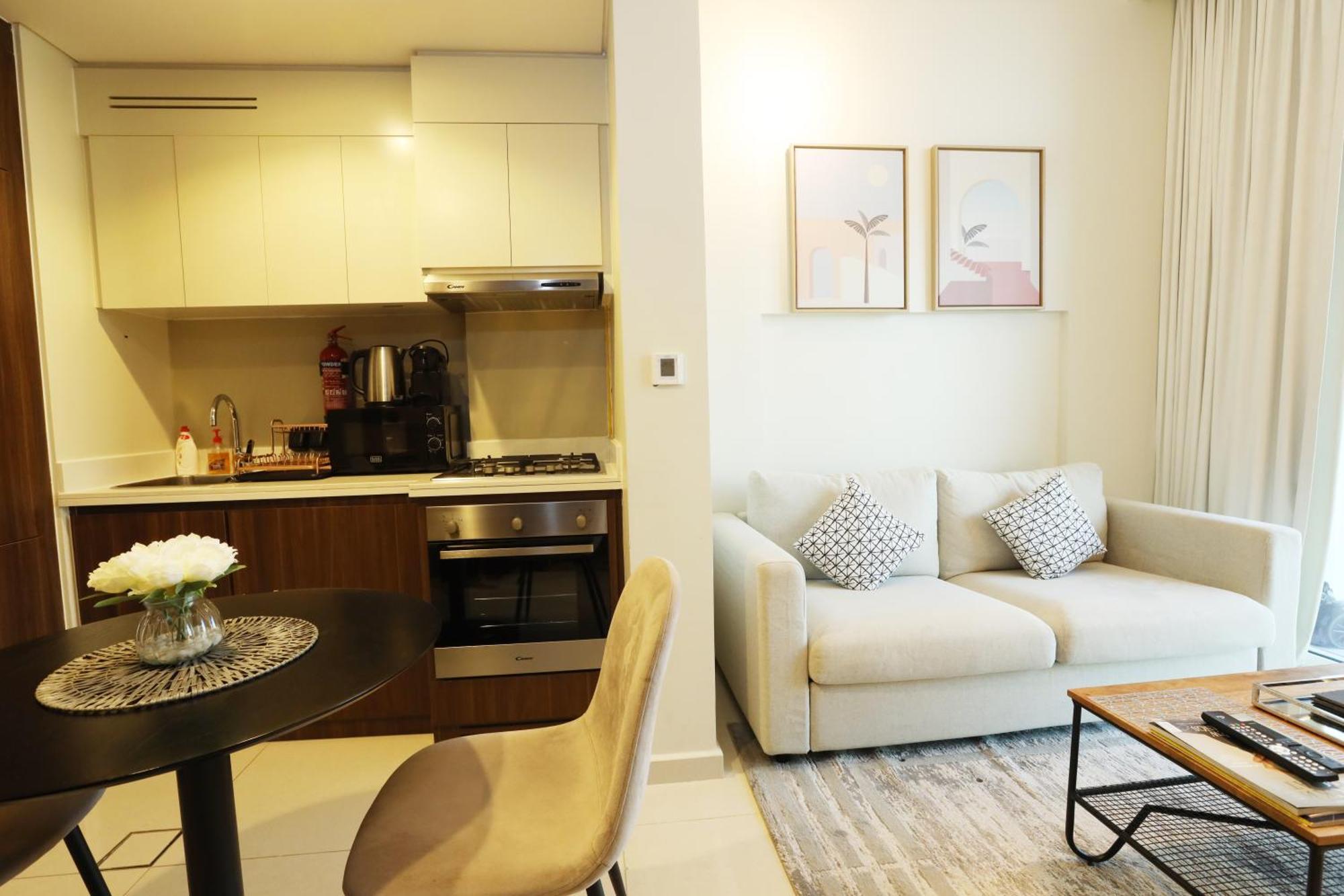 Brown Stone - & Canal View Reva Apartment Dubai